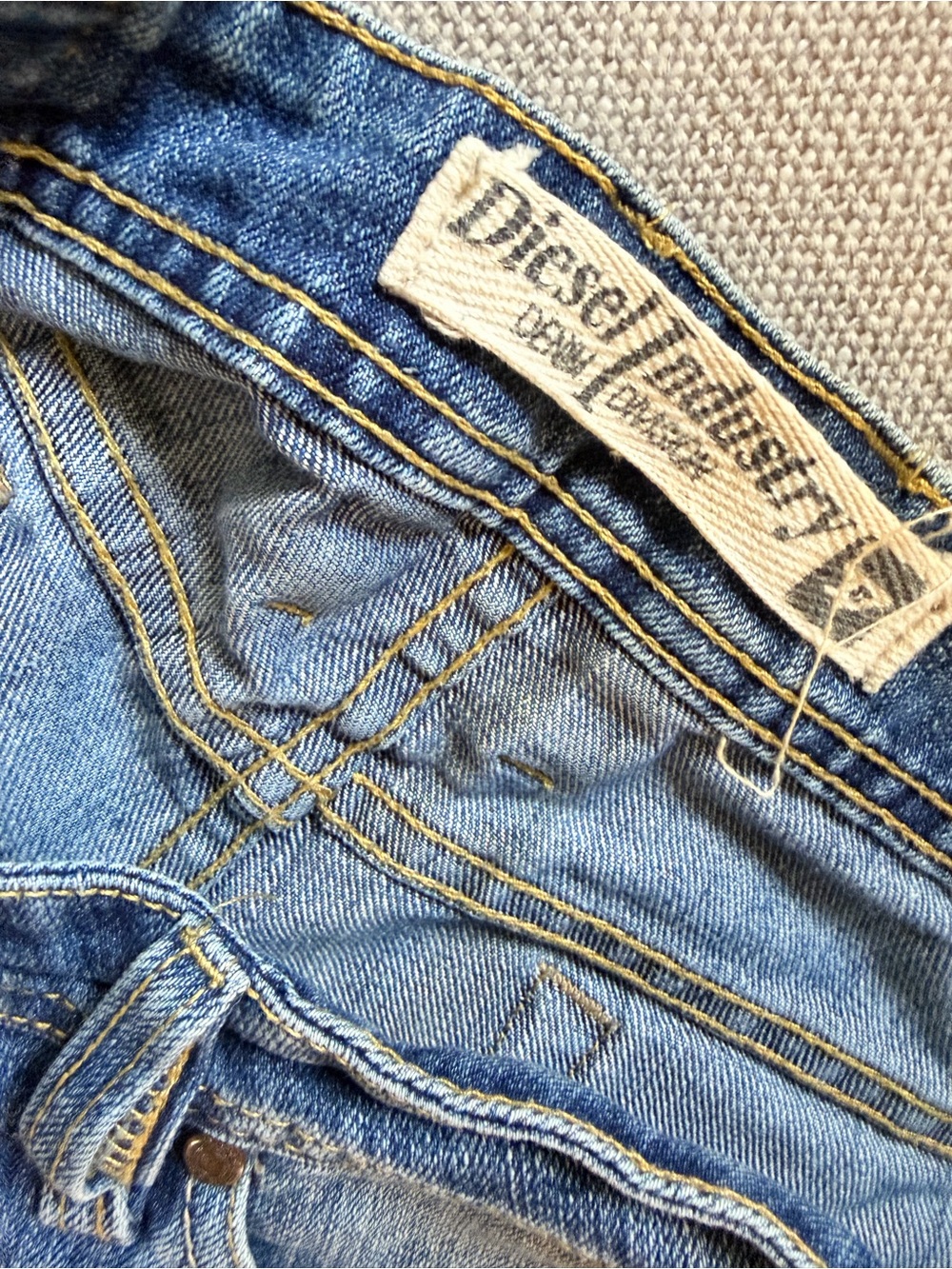 SUPER RARE - Deadstock Diesel Blue Denim Jeans with Red Embroidered Patch - Picture 7 of 11